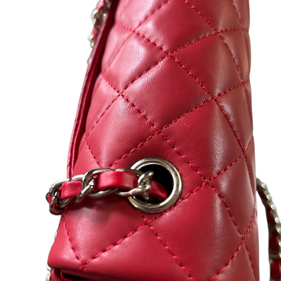 Red Quilted Flap Crossbody Bag – Classic & Timeless Style - Picture 5 of 16